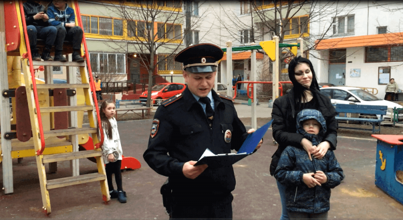 Член Общественного совета при УВД по ЮВАО посетил отчет перед населением участкового уполномоченного полиции