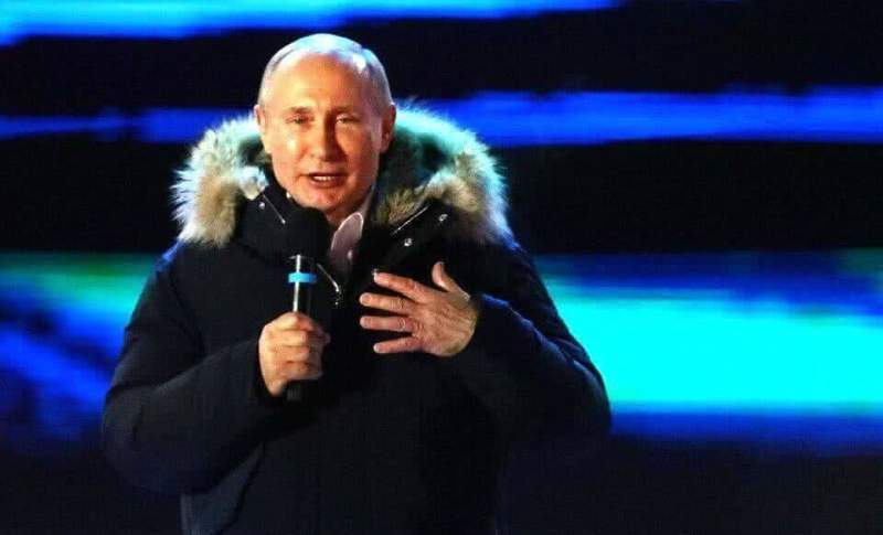 Владимир Путин на митинге в Москве поблагодарил избирателей за поддержку