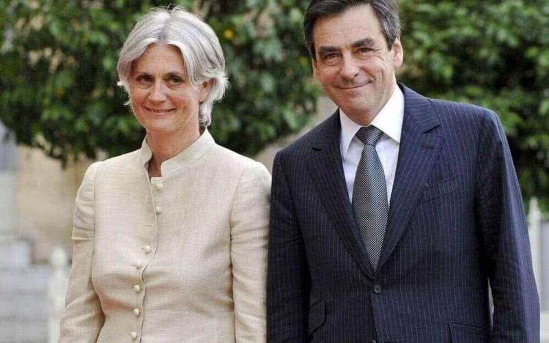 Жена кандидата в президенты Франции уверена в заговоре против него