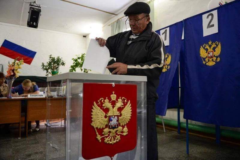 Крымские чиновники будут уволены за призыв не идти на выборы