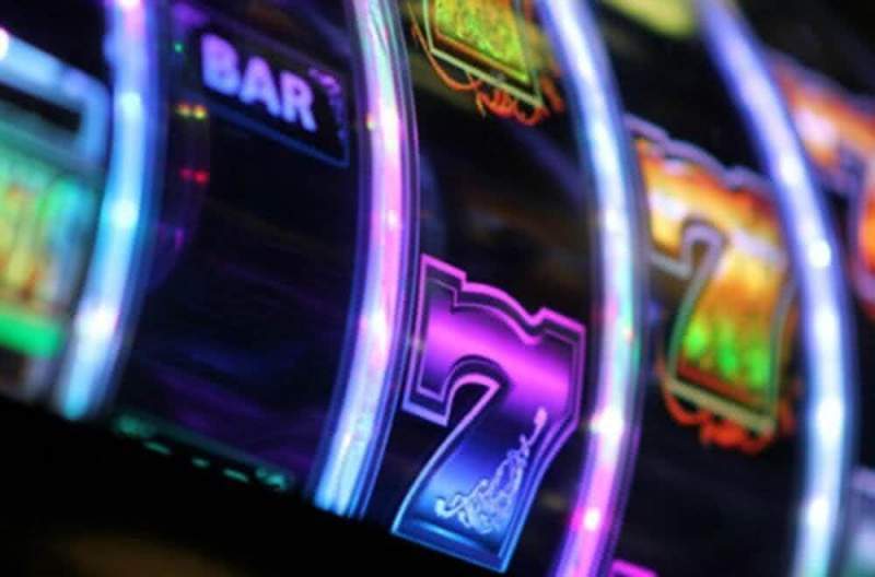 В игровые автоматы гаминаторы играть бесплатно может позволить себе каждый