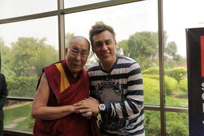 Далай-Лама дал эксклюзивное интервью бизнес-блогеру из России