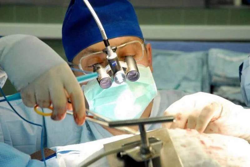 Новосибирские врачи провели уникальную тройную операцию на сердце