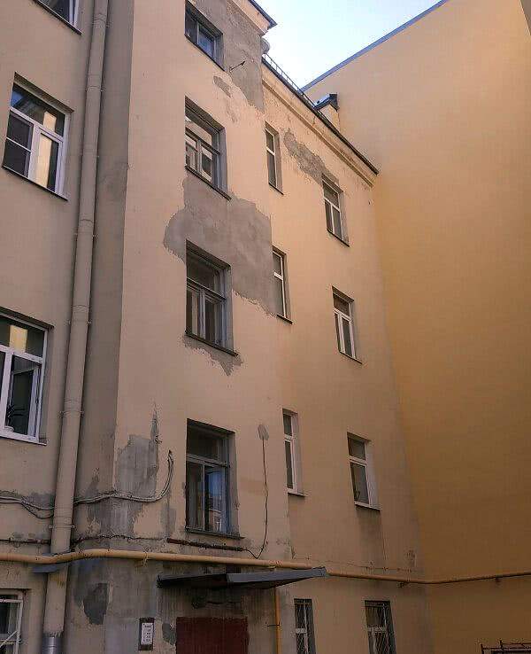  Государственная жилищная инспекция Санкт-Петербурга провела осмотр фасадов и балконов многоквартирных домов в Кронштадтском 