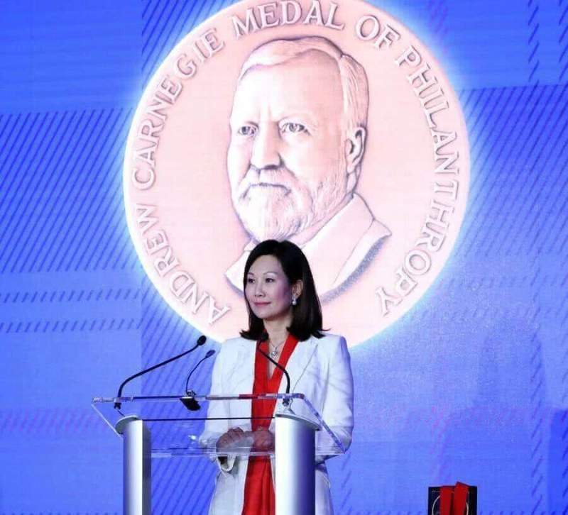 За благотворительность Медали Карнеги удостоена китаянка Мэй Хинг Чак