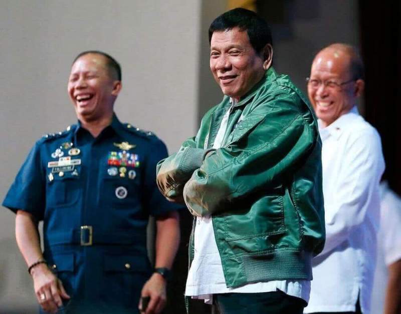 Филиппинский президент рассматривает введение военного положения в стране