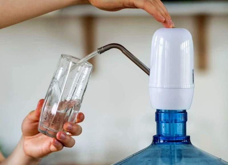 Особенности использования помп для очищенной воды в бутылях 