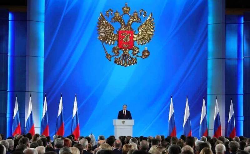 Руководство Единой России обсудит с Мишустиным реализацию послания Путина