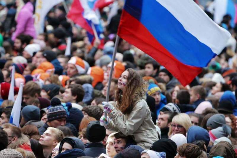 Как резкое снижение курса рубля отразится на россиянах?