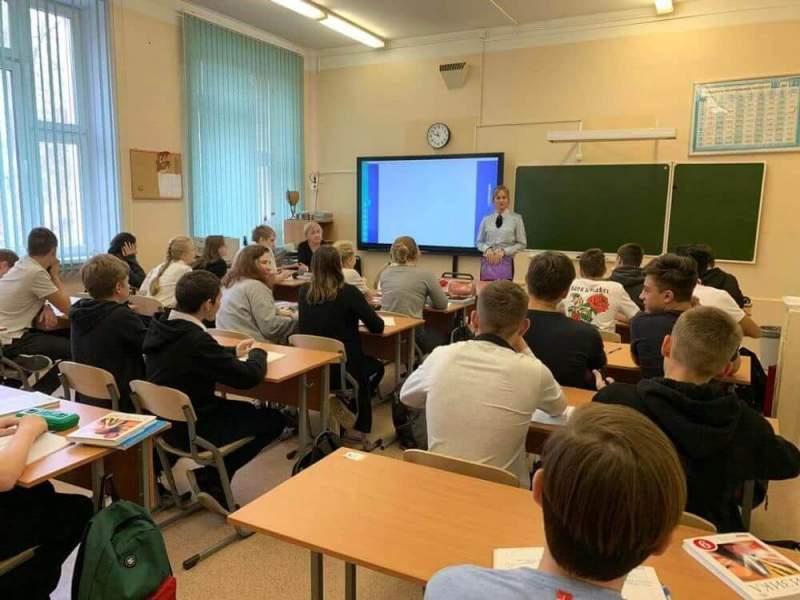 В Зеленограде сотрудники полиции провели профилактическую беседу со школьниками