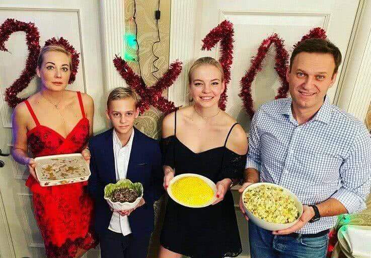 Навальный накануне Нового года перепутал «Оливье» с выборами