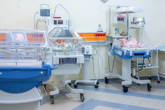 В столичной больнице №24 для родителей установили видеонаблюдение за недоношенными младенцами