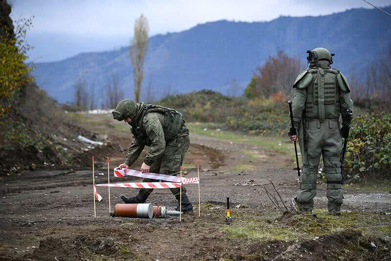 Российские миротворцы приводят в порядок Нагорный Карабах