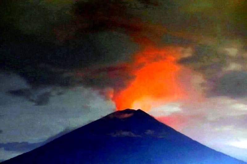 В Индонезии отмечено извержение вулкана