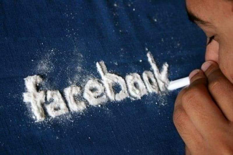 Facebook отметился вакансией наркокурьера на своей странице