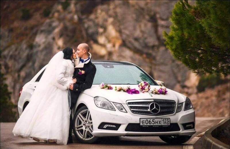 Выбираем автомобиль для жениха и невесты