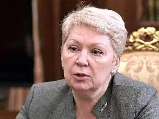 Президент указал Васильевой на необходимость отслеживать уровень зарплат учителей в регионах