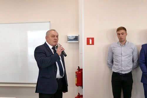 Начальник Государственной жилищной инспекции Санкт-Петербурга поздравил сотрудников с 14-летием Инспекции