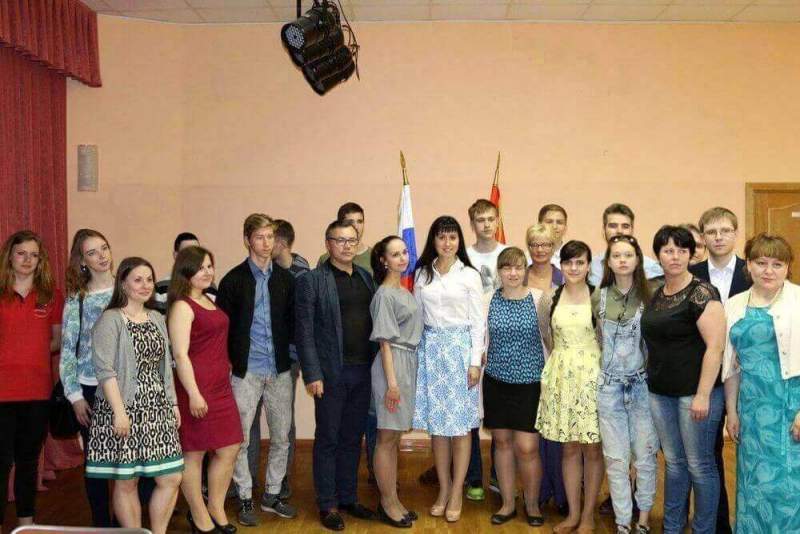 Рената Абдулина встретилась с активной молодежью Петродворцового района