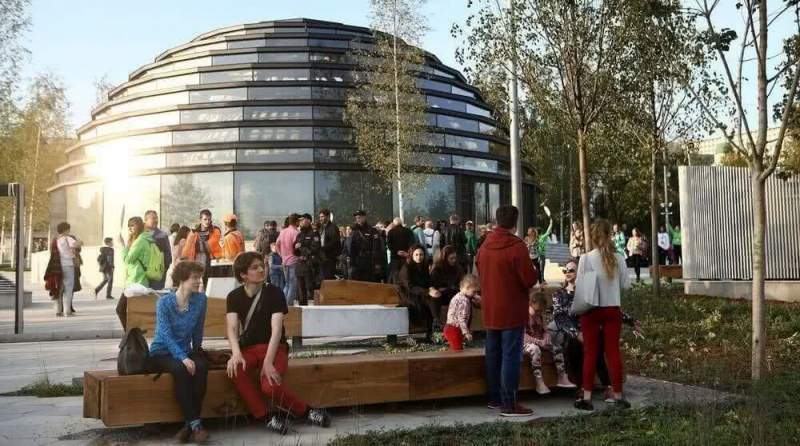 Вандалы нанесли колоссальный урон парку «Зарядье» в Москве