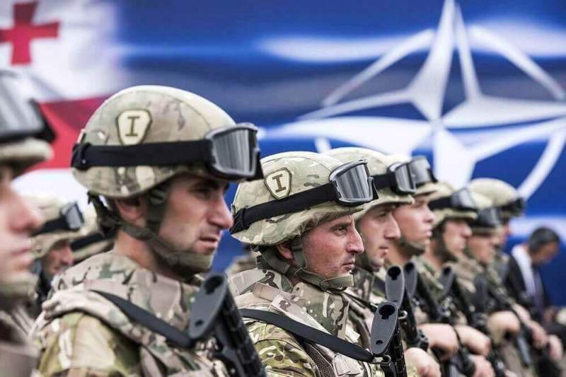 НАТО хватает наглости обвинять Россию в «нарушении военного равновесия» в Восточной Европе 