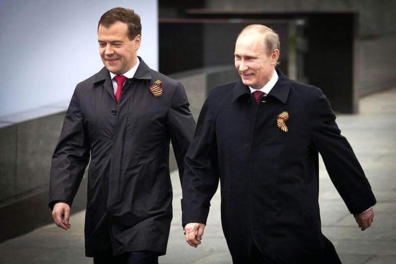 Путин и Медведев отметили важность металлургии для развития страны
