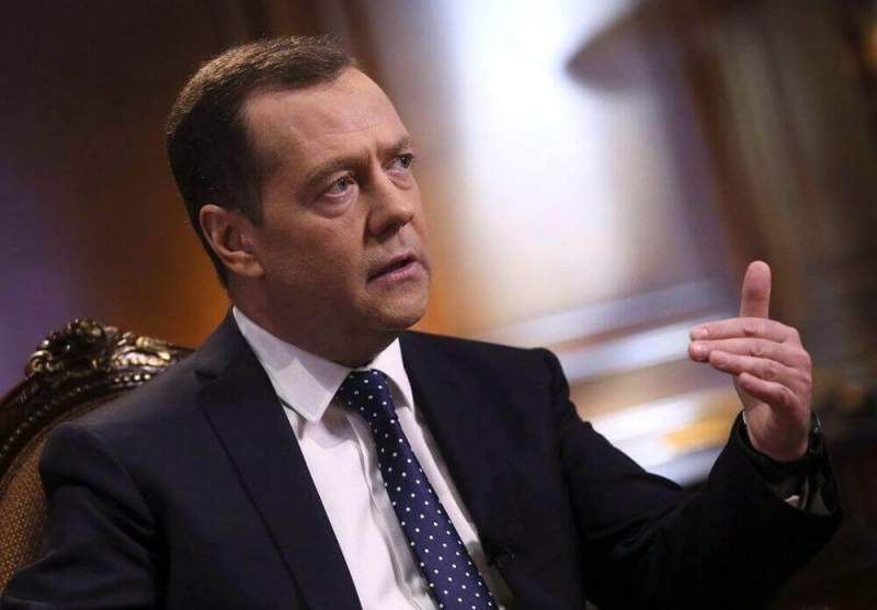 Медведев: «Принимая нацпроекты, нужно советоваться с людьми»