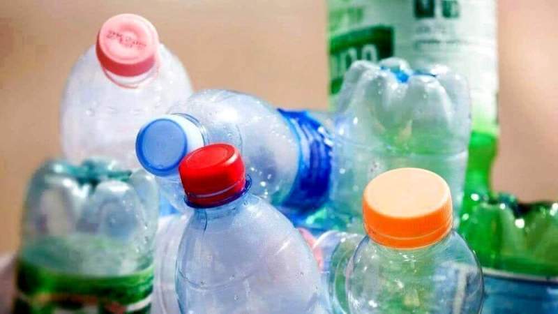 Медики: «Вода в пластиковых бутылках опасна»