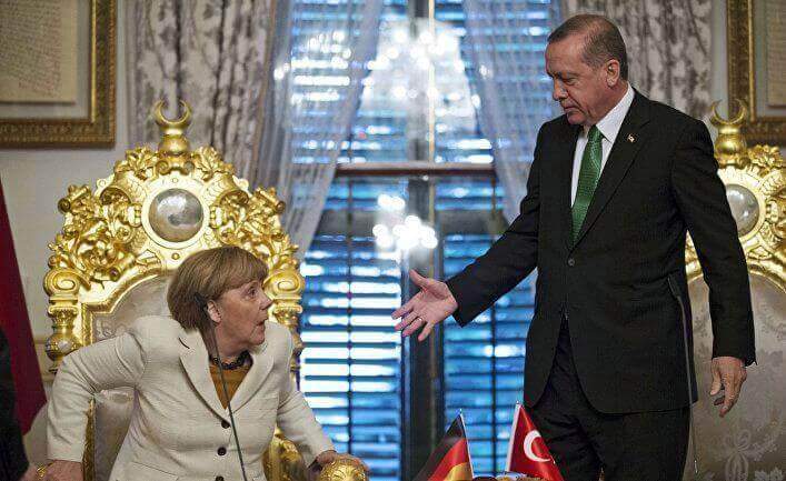 Эксперты: Эрдоган добьется абсолютной власти с помощью Меркель