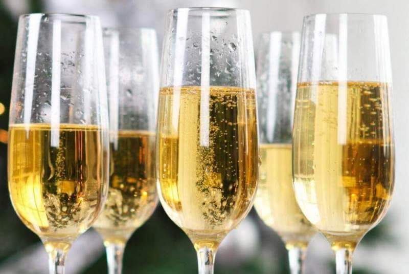 Что нужно учитывать при выборе элитного шампанского