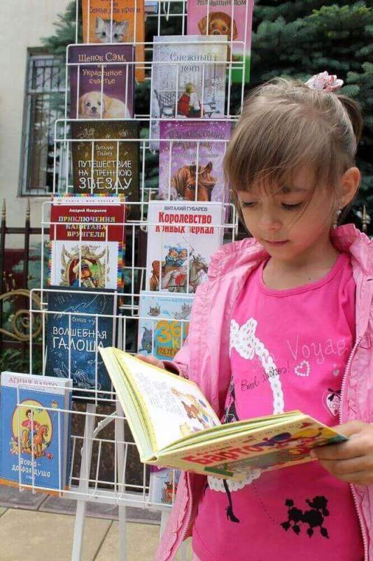 Библиотека Хасавюрта открыла летний книжный фестиваль парадом новых изданий для детворы