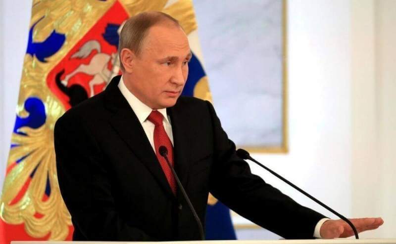 Кремль отверг сомнения в подлинности диссертации Путина 