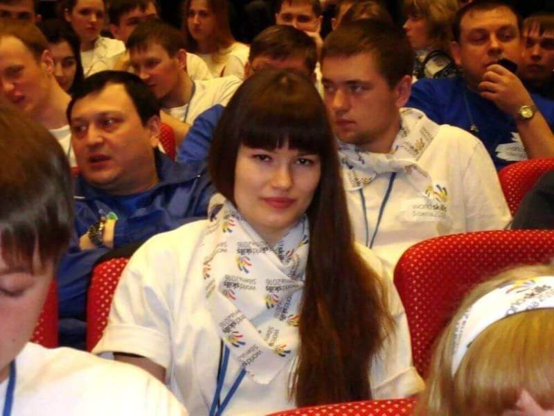 Студентка Новосибирского колледжа легкой промышленности и сервиса Екатерина Юганова стала серебряным призером полуфинала Национального чемпионата «Молодые Профессионалы» (WorldSkills Russia) в Сибирском Федеральном округе. 