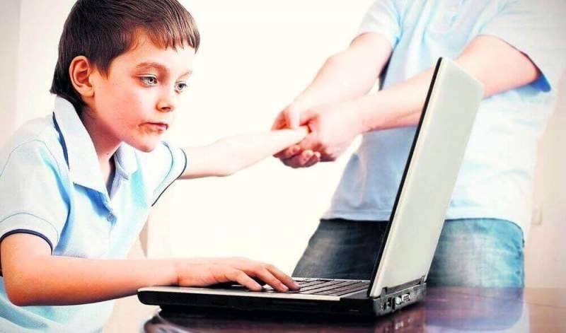 Социальные сети приносят детям только несчастья