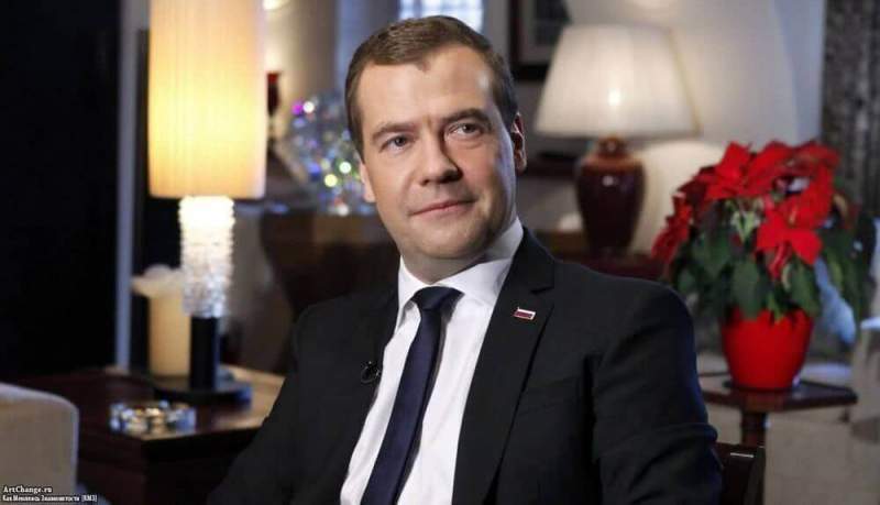Дмитрий Медведев: малый и средний бизнес предают устойчивость экономике России
