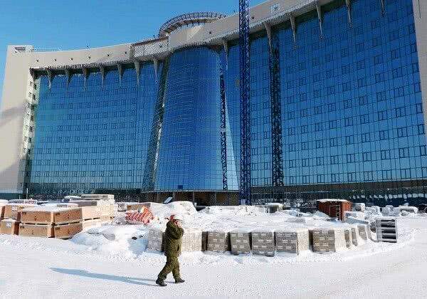Депутаты контролируют строительство Нижневартовской больницы на 1100 коек