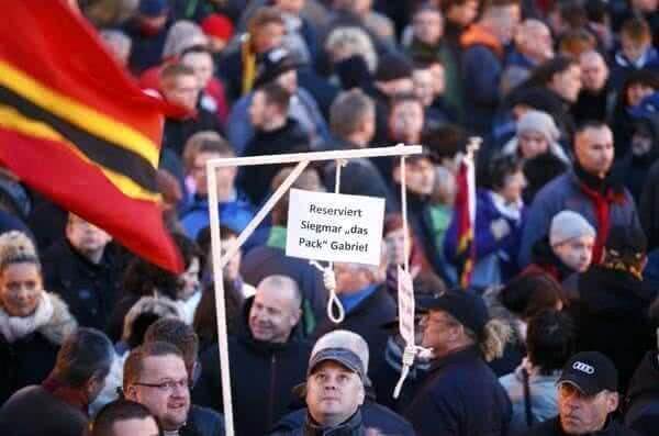 В Германии митингуют сторонники и противники новой миграционной политики