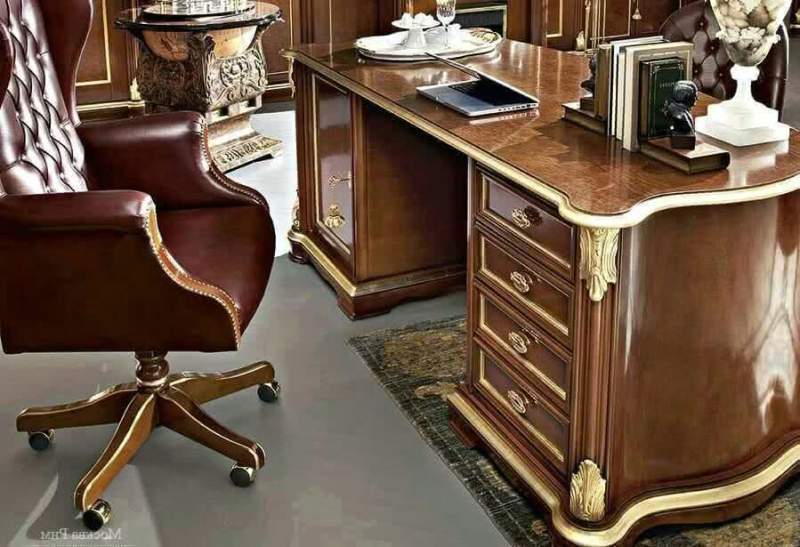 Письменный стол из массива