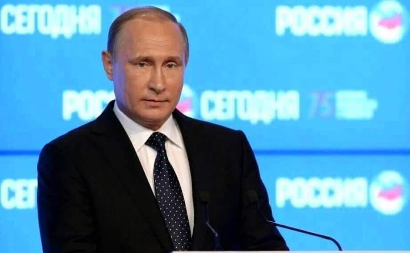 Президент Владимир Путин поздравил жителей Хабаровского края с Днем России