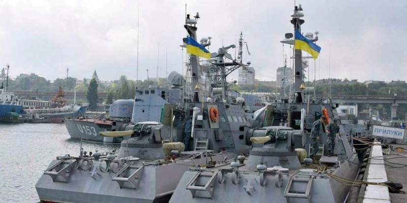 Украина заявила о планах построить две военные базы на Чёрном море
