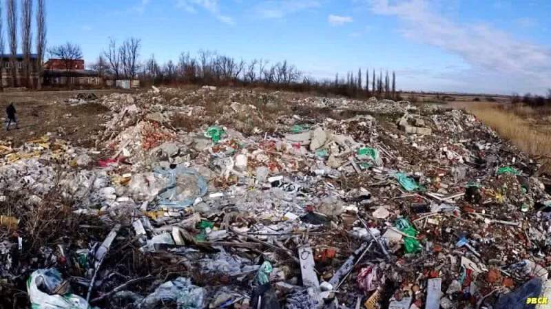Красносельский район утопили в мусорных свалках из-за халатности Фадеенко или из-за его коррумпированности?