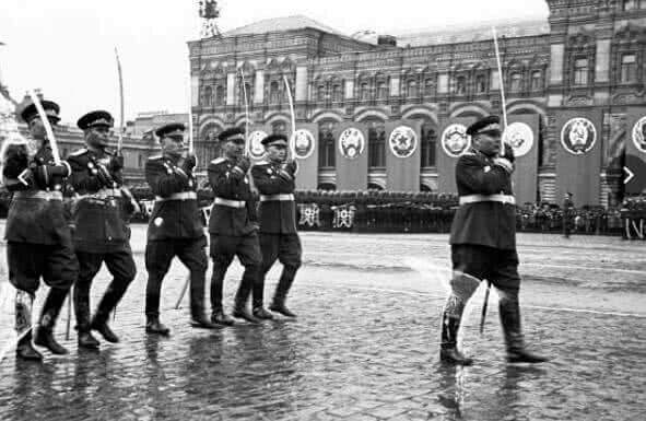 Первый после войны - Парад Победителей-1945