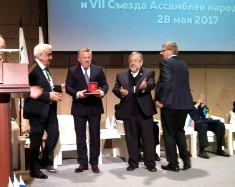 Губернатору Хабаровского края вручена Золотая медаль Ассамблеи народов России