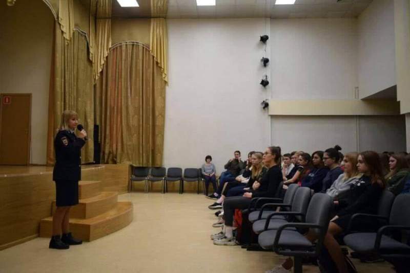 Полиция Зеленограда  провела лекцию о вреде наркотиков для школьников 