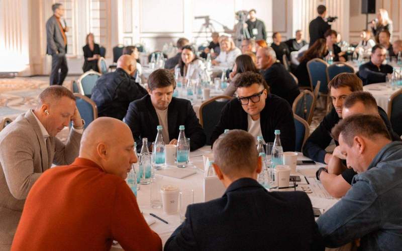 Как дружба становится стратегией успеха: вторая Планерка CLUB 500 о главных социальных связях в бизнесе