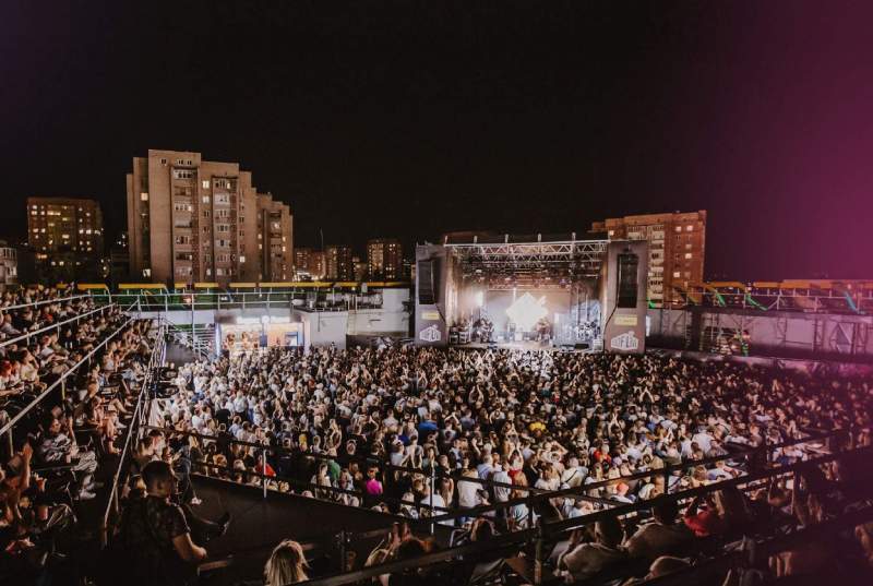 ROOF LIVE x АЛЬФА-БАНК 2026 объявляет первую волну артистов и новую географию фестиваля