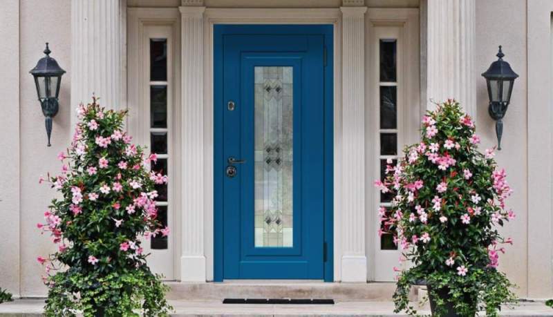 Как выбрать входные двери для загородного дома