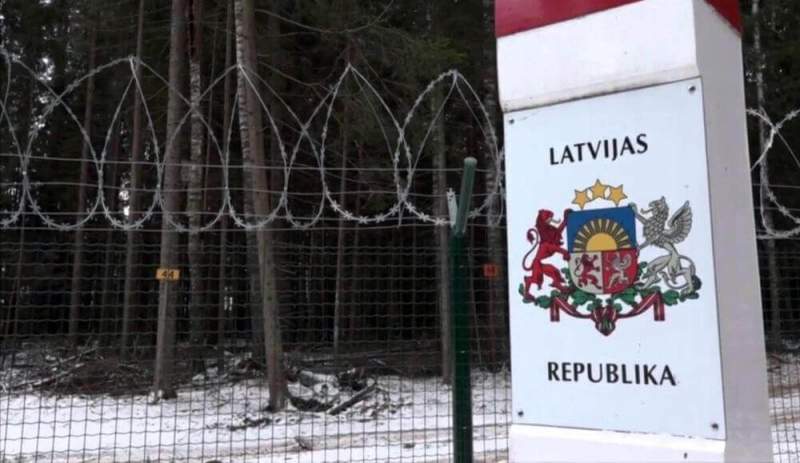 Латвия обещает закончить возведение забора на границе с Россией и Белоруссией до начала 2021 года