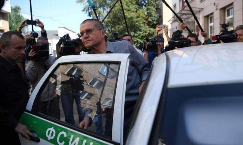 Адвокат Улюкаева заявил, что у подзащитного нет денег на оплату штрафа