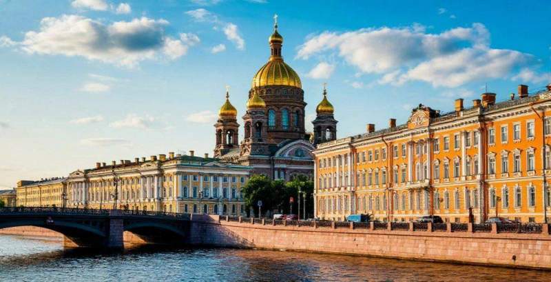 Над волнами к императорским сокровищам: как скоростные суда открывают Петербург с новой стороны